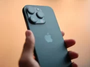 Modely iPhone 15 Pro budou díky titanu lehčí než předchozí verze iphone 15 pro hmotnost