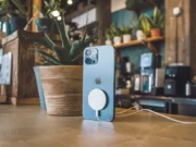 Apple zvažuje iPhone bez konektoru a EU s tím nemá problém iphone bez konektoru