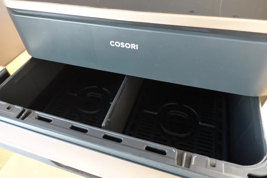 pohled do košů cosori twin fry dual blaze