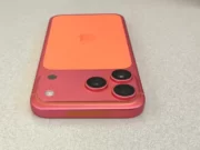 Oranžový iPhone 17 Pro některým uživatelům zrůžověl. Na co dát pozor? iphone 17 pro oranzovy zruzovel