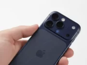 Jak Apple řeší škrábance na vystavených iPhonech 17? poskrabane iphony i17-problem apple