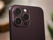 iPhone 18 Pro: uniklá fotka odhaluje větší baterii i nový fotoaparát Tmavě fialovočervený iPhone 18 Pro s detailem fotoaparátového modulu