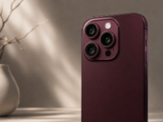 iPhone 18 Pro: cena a co nakonec přinesla zářijová keynote Ilustrace iPhonu 18 Pro v tmavě vínové barvě s velkým fotoaparátovým blokem na zádech
