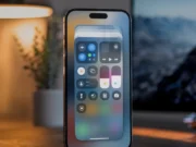 iOS 27: známé problémy a jak je vyřešit (průběžně aktualizováno) iPhone s centrem oznámení iOS 27 na displeji