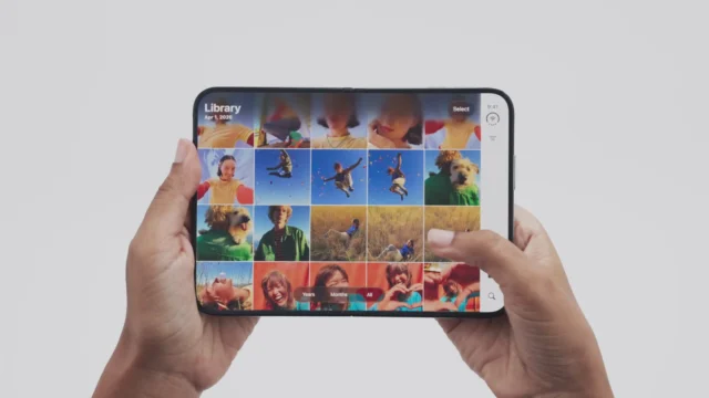 iPhone Duo, první skládací iPhone, záběr z keynote Apple