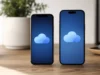 Microsoft brzy ukončí podporu OneDrivu na iOS 18: týká se iPhonů XR a XS Starší a novější iPhone vedle sebe na stole