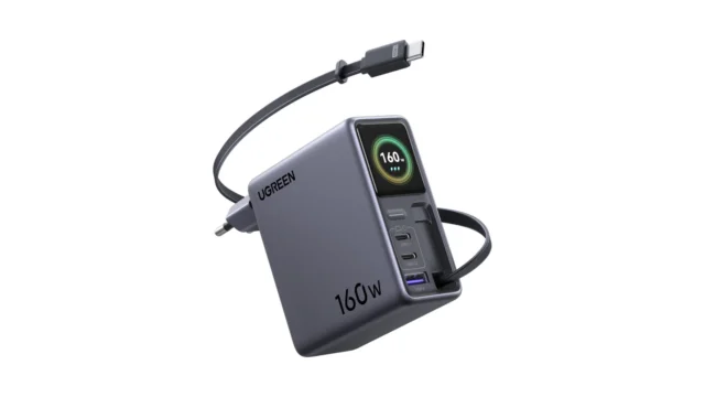 Síťová nabíječka UGREEN Nexode Pro 160W s displejem a výsuvným kabelem USB-C